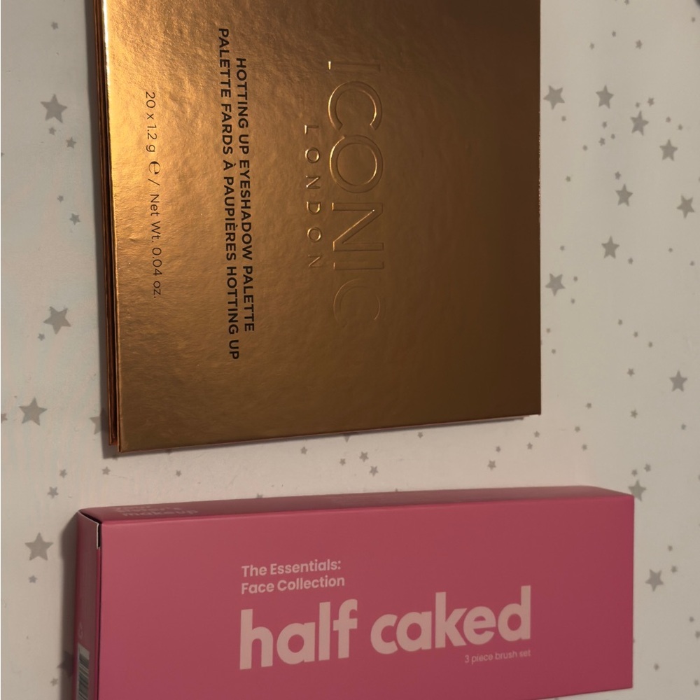 ICONIC London Hotting Up Eyeshadow Palette - Gold